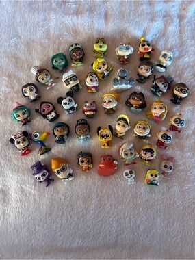 Assorted Disney Doorables (40 pieces)